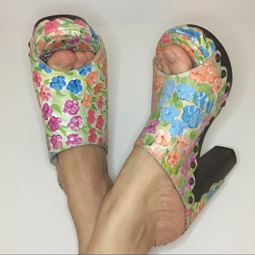 Stuart Weitzman Sequoia hand-painted clogs